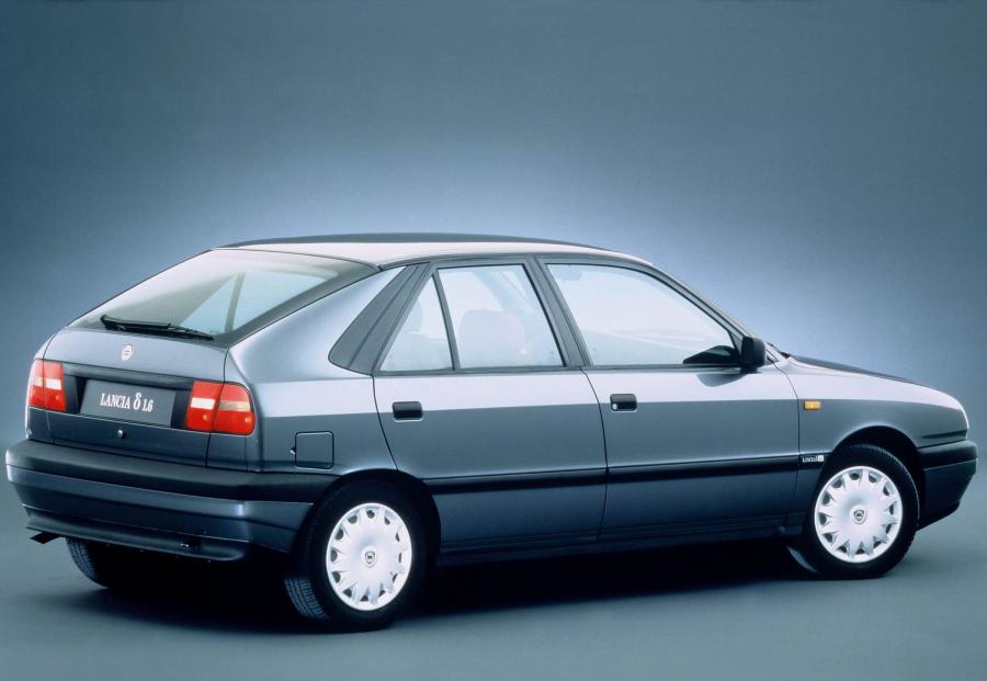  Lancia Delta 1994 года  (фото 6 из 6)